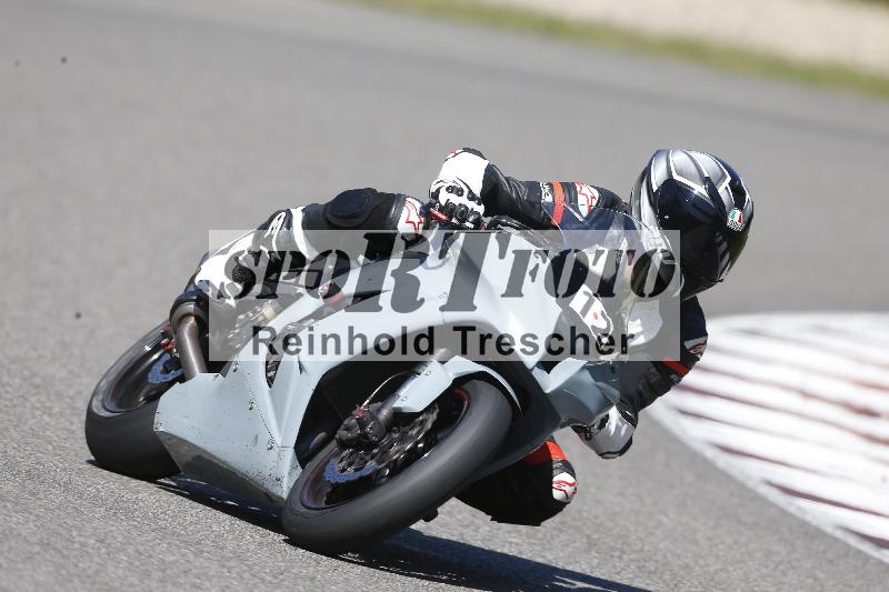 Archiv-2025/48 25.08.2025 Cornu Master School ADR/rot-rouge/12